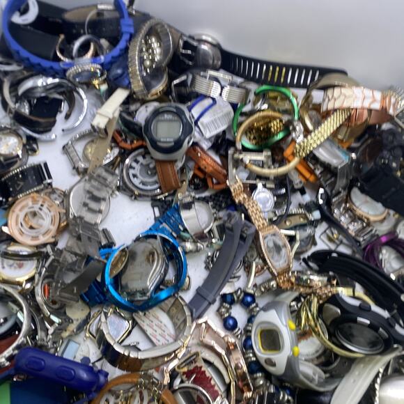 12 Lbs Bulk Lot Of Watches And Parts And Pieces For Parts Repair Bulk Watch Lot main image 9